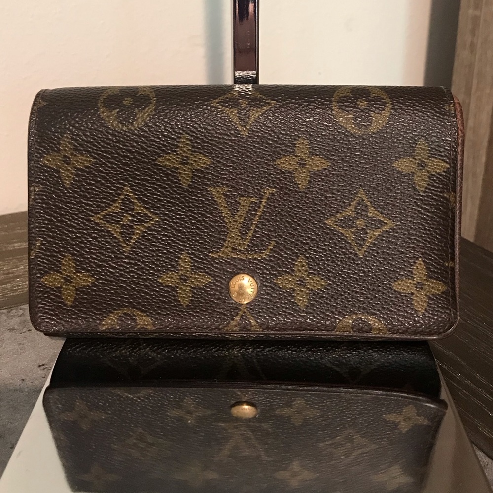 Vintage Auth Louis Vuitton Wallet -see description